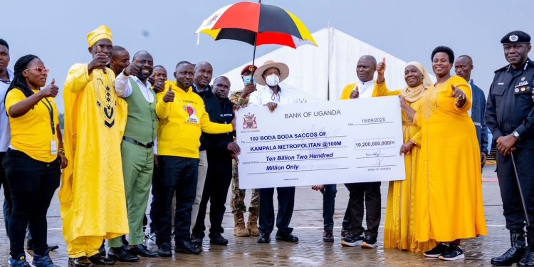 M7 Pours Shs21bn in Kampala Ghettos, Walks Away With 1200 NUP Defectors In Return