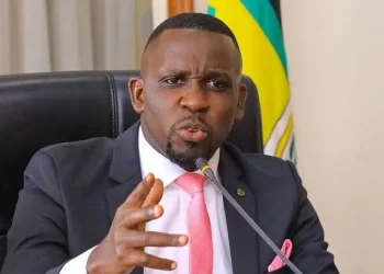 Silwanyi Makes Drug Abuse Claims As LoP Ssenyonyi Rejects Shs650m Service Award, Goes After Mpuuga